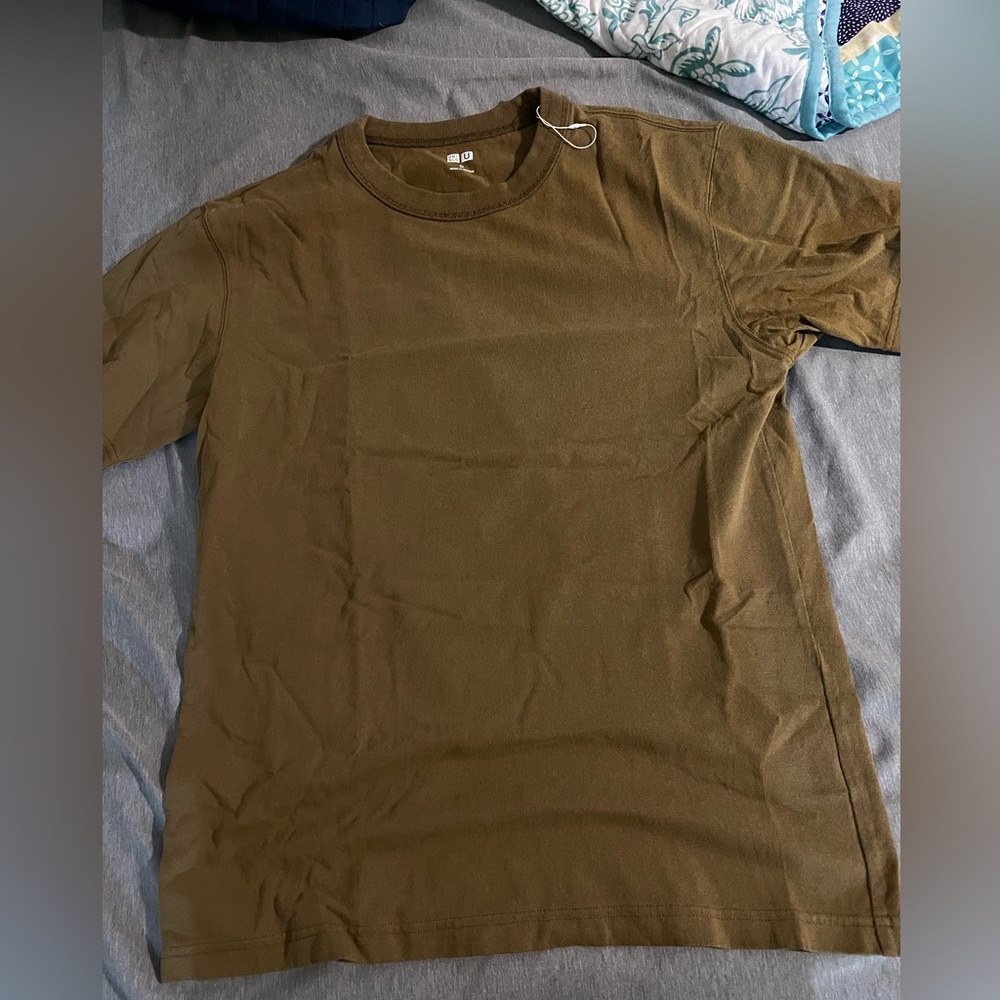 Uniqlo plain tee